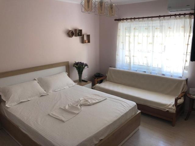 Itan'S Apartment-Lovely Guest Apartment In Center Tirana Zewnętrze zdjęcie