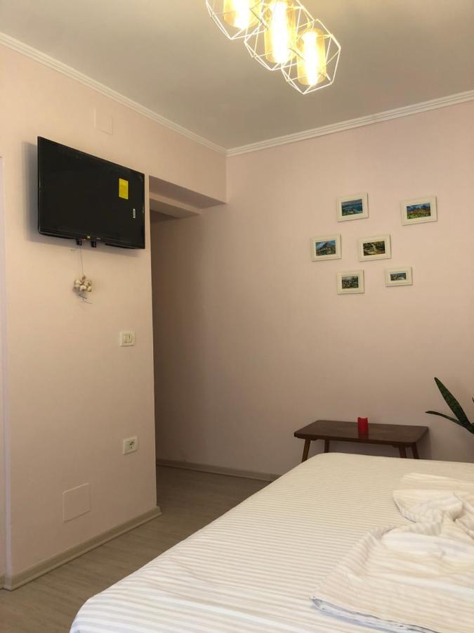 Itan'S Apartment-Lovely Guest Apartment In Center Tirana Zewnętrze zdjęcie