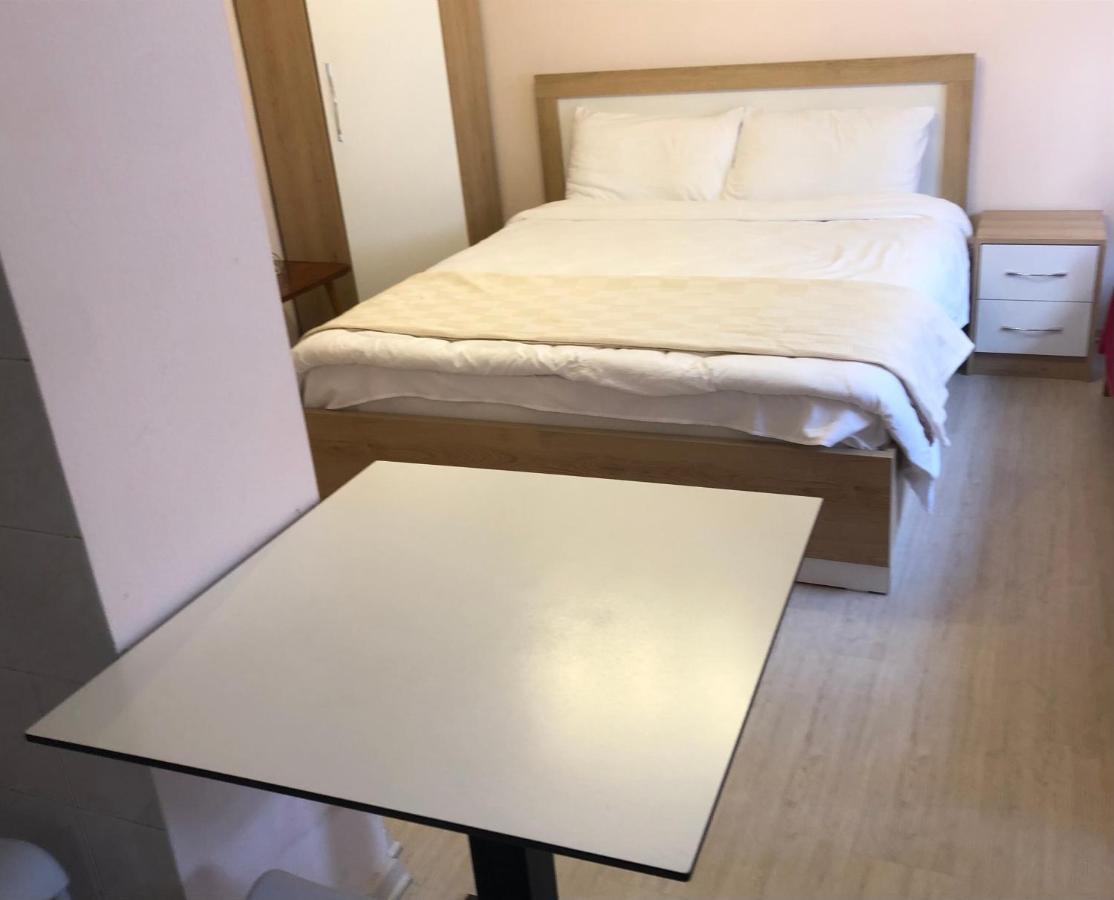 Itan'S Apartment-Lovely Guest Apartment In Center Tirana Zewnętrze zdjęcie